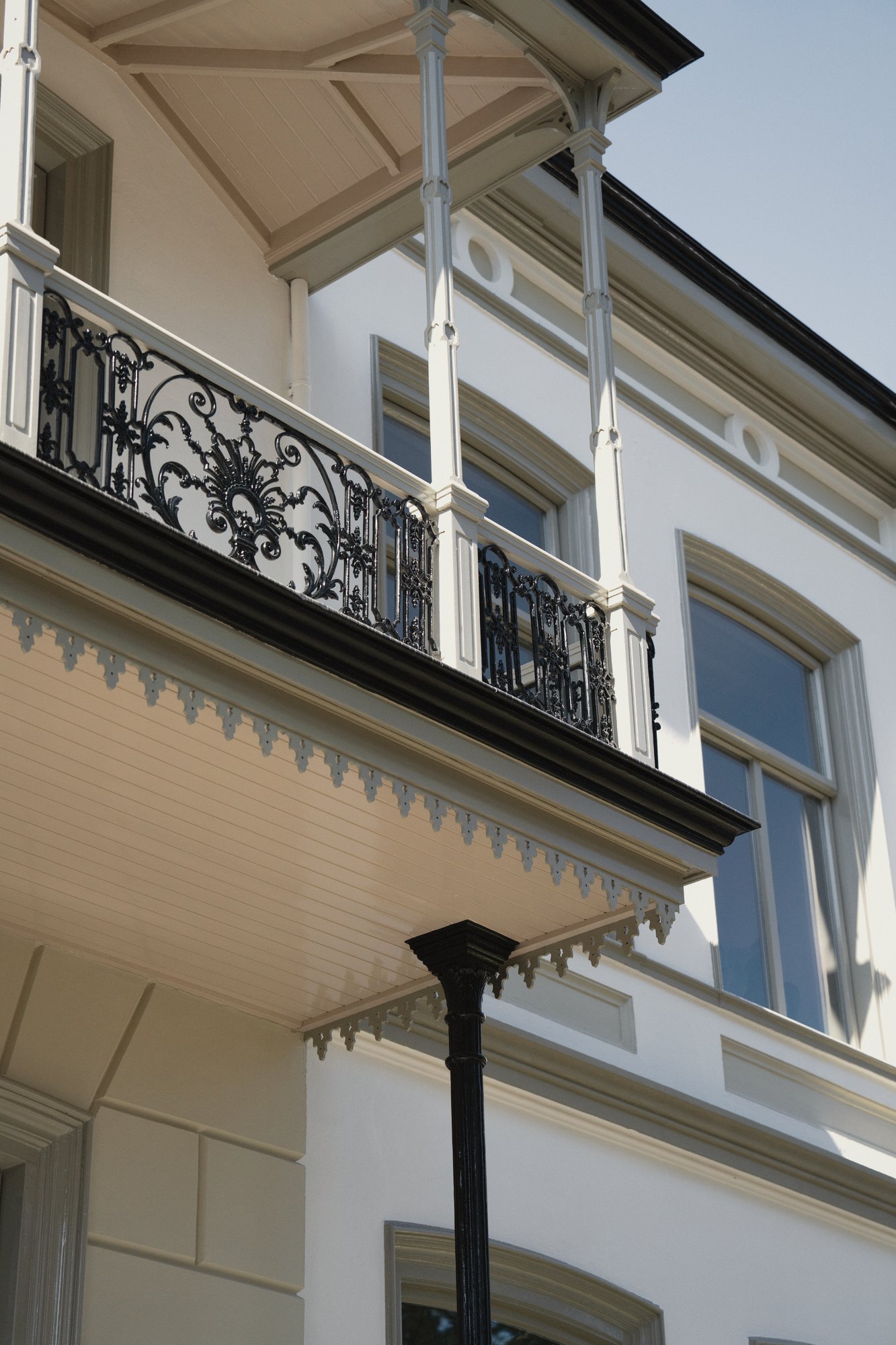 The balcony of the mansion